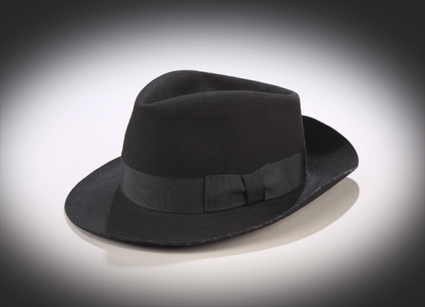 Michael Jackson's hat gone in auction for €6000 in France - MJVibe