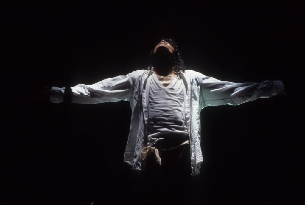 michael jackson man in the mirror live youtube